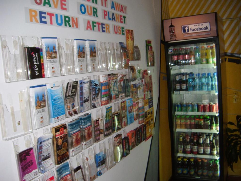 Old Town Hostel กดัญสก์ ภายนอก รูปภาพ